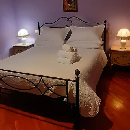 Claudia Авеццано